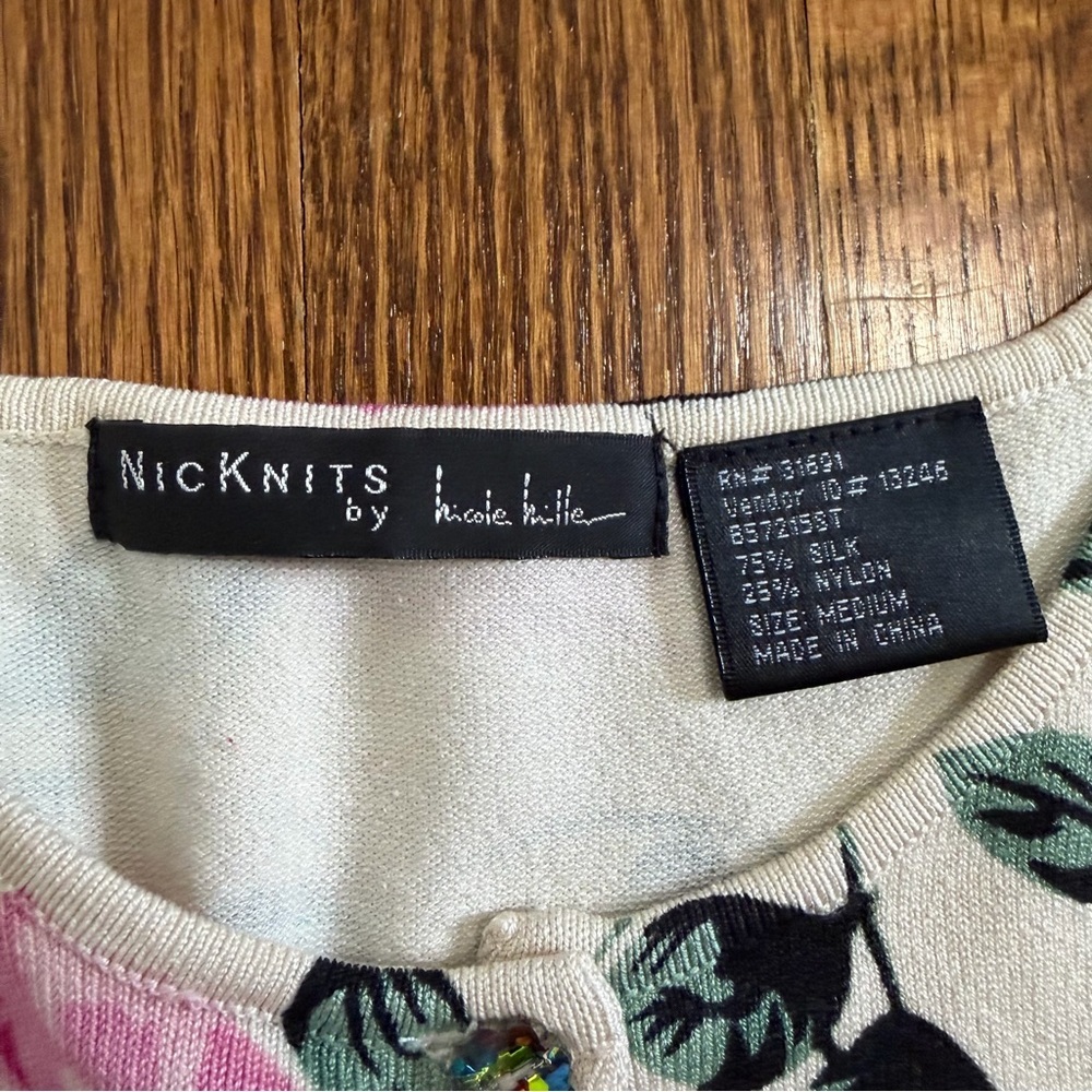 Nic Knits by Nicole Miller Rose Pink Floral Button Down Cardigan Size Medium - Picture 2 of 7